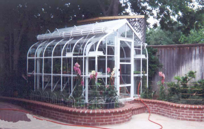 Greenhouses - The American Classic: 900 Series